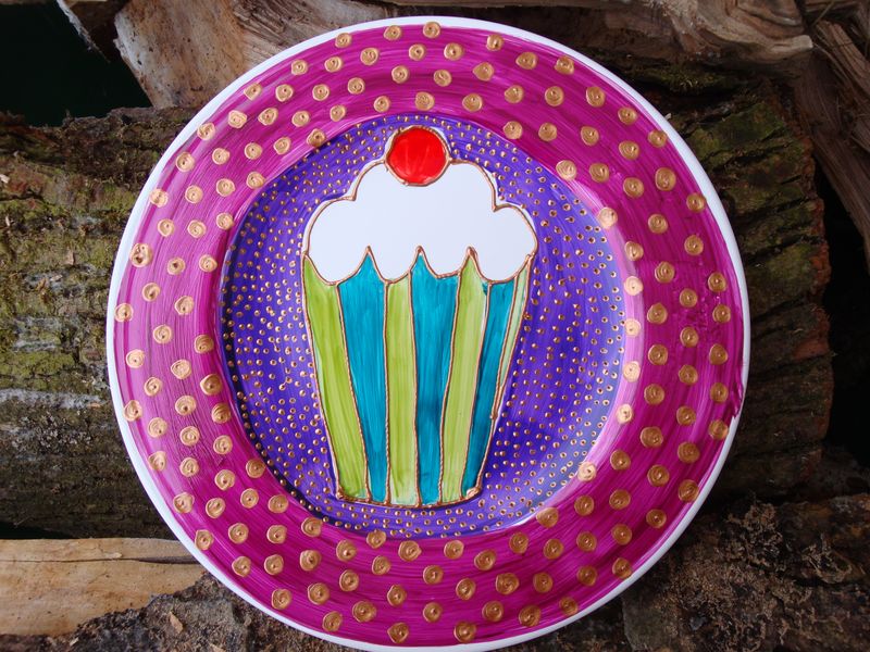 Cake plates 122